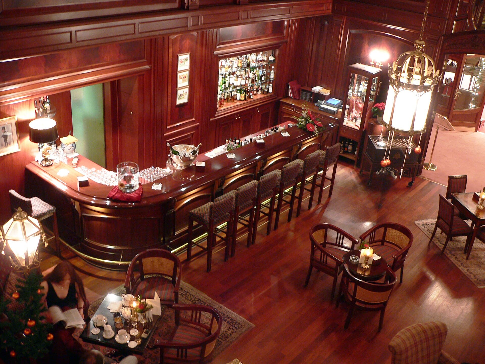 Bar — 1